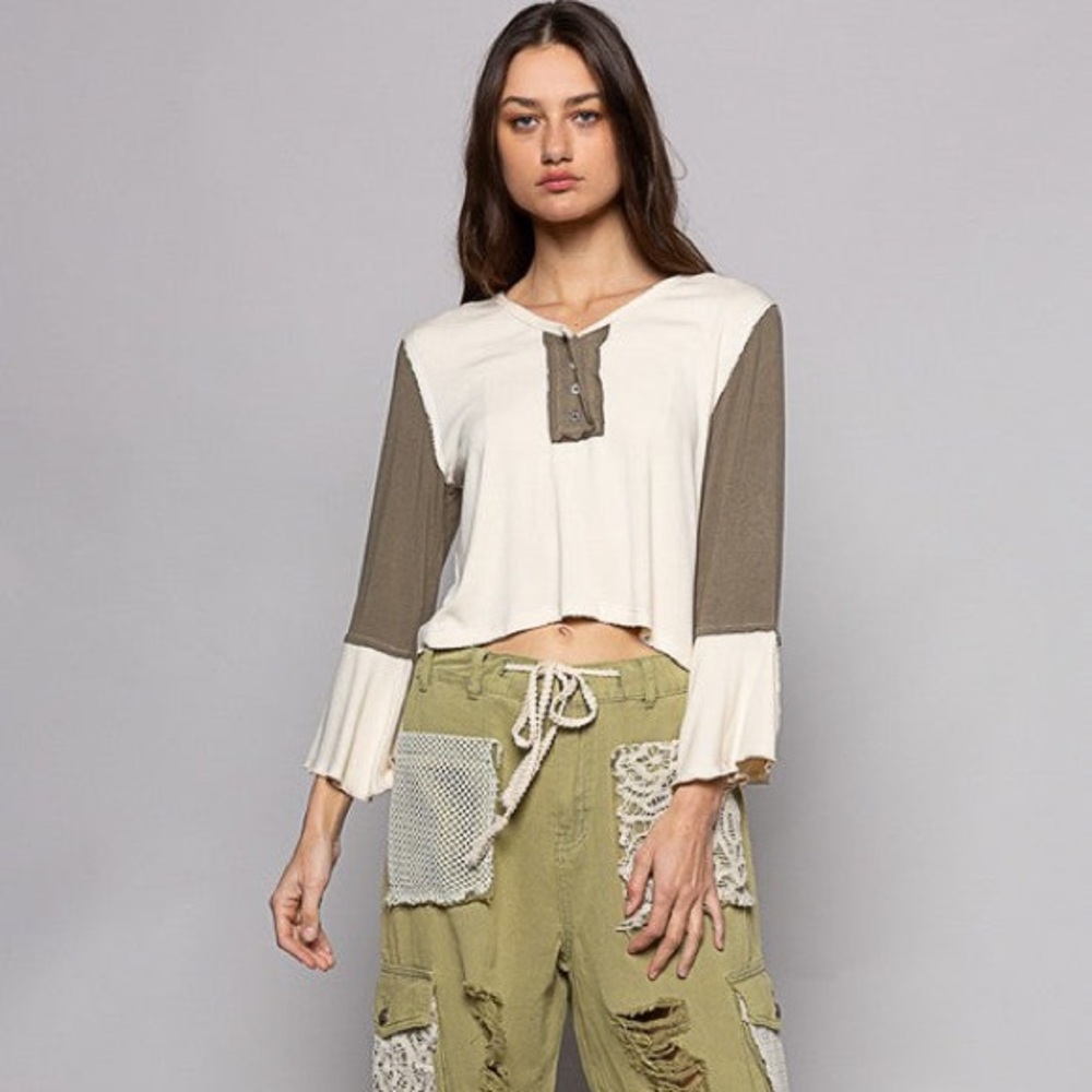 POL Lenora Vintage Wash Color Block Top in Buttermilk & Olive Size Large